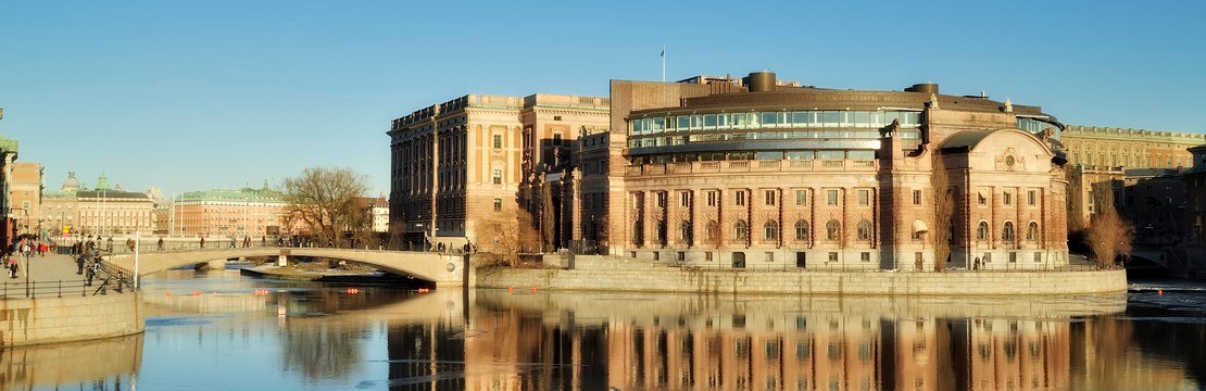 Vy över Sveriges regeringsbyggnad.